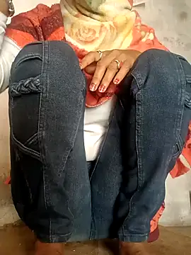 Snapshot of Hotty-romi3 chatting on 11-13-25, 03:05 Hotty-romi3 online show from 11-13-25, 03:05