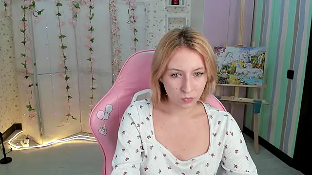 Emma Garcias online show from 10-15-25, 12:05