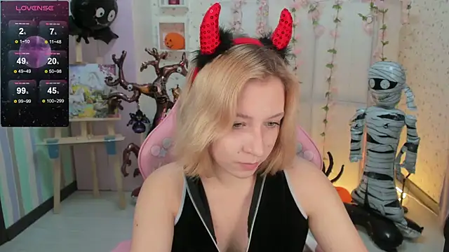 Emma Garcias online show from 10-29-25, 12:07