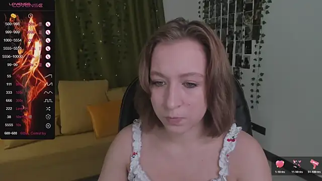 Emma Garcias online show from 11-11-25, 01:44