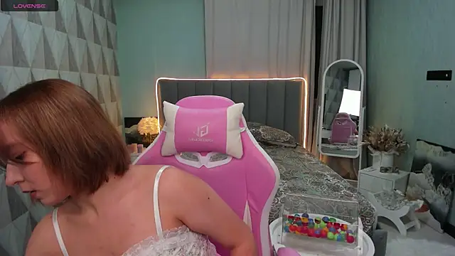 Emma Garcias online show from 11-14-25, 02:27