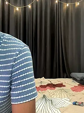 vickyandtania online show from 12-14-25, 05:18