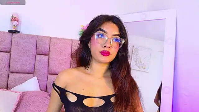 Snapshot of AmyVega_ chatting on 10-28-25, 02:31 AmyVega online show from 10-28-25, 02:31