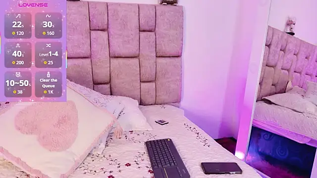 Snapshot of AmyVega_ chatting on 11-14-25, 03:00 AmyVega online show from 11-14-25, 03:00