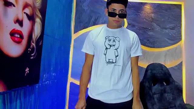 Play boys Hot2 online show from 10-29-25, 12:51