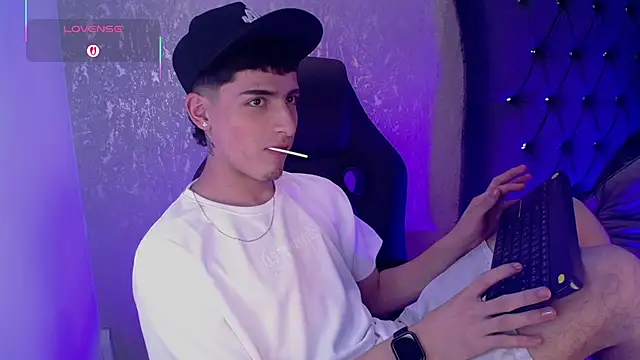 MateoMitchell online show from 11-13-25, 05:17