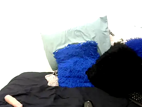 Snapshot of DarkLaddy chatting on 10-19-25, 04:29 DarkLaddy online show from 10-19-25, 04:29