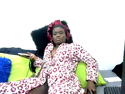 Snapshot of DarkLaddy chatting on 10-31-25, 03:29 DarkLaddy online show from 10-31-25, 03:29