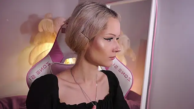 Celeste eyes0n online show from 10-13-25, 08:42