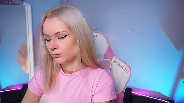 Celeste eyes0n online show from 11-14-25, 08:51