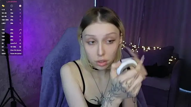 Alice L0 online show from 10-04-25, 09:18