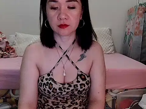 Snapshot of KissHott chatting on 03-31-26, 02:39 KissHott online show from 03-31-26, 02:39