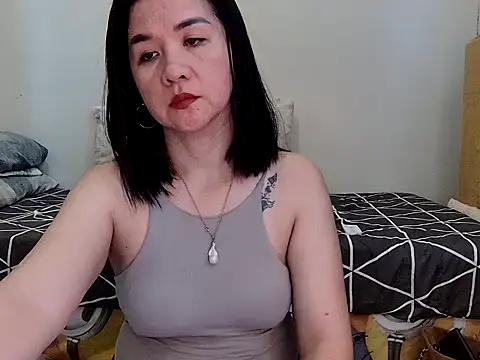 Snapshot of KissHott chatting on 04-26-26, 05:05 KissHott online show from 04-26-26, 05:05