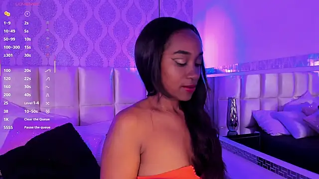 Snapshot of SharitHills chatting on 10-18-25, 03:42 SharitHills online show from 10-18-25, 03:42