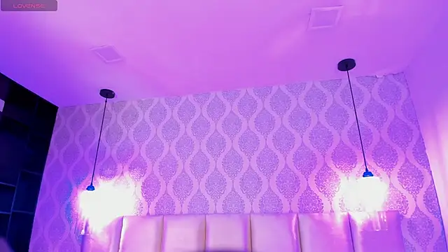 Snapshot of SharitHills chatting on 10-26-25, 04:29 SharitHills online show from 10-26-25, 04:29