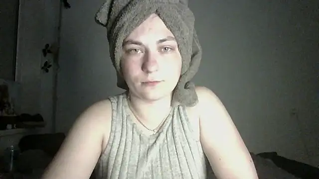 Snapshot of Twolatte1520 chatting on 04-08-26, 08:42 Twolatte1520 online show from 04-08-26, 08:42