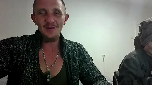 Snapshot of Twolatte1520 chatting on 04-14-26, 07:20 Twolatte1520 online show from 04-14-26, 07:20