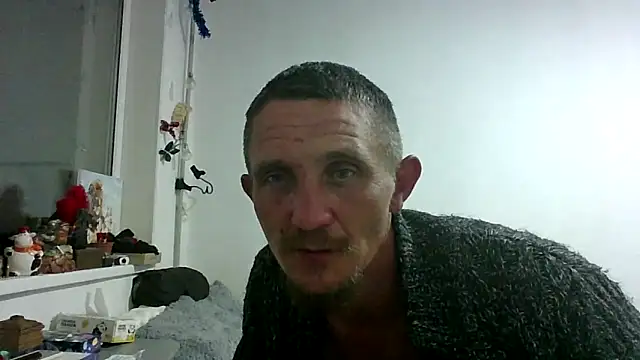 Snapshot of Twolatte1520 chatting on 05-08-26, 10:37 Twolatte1520 online show from 05-08-26, 10:37