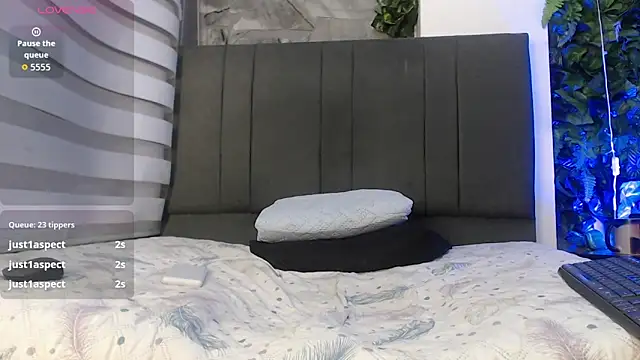 Snapshot of samirscott chatting on 05-05-26, 12:51 samirscott online show from 05-05-26, 12:51