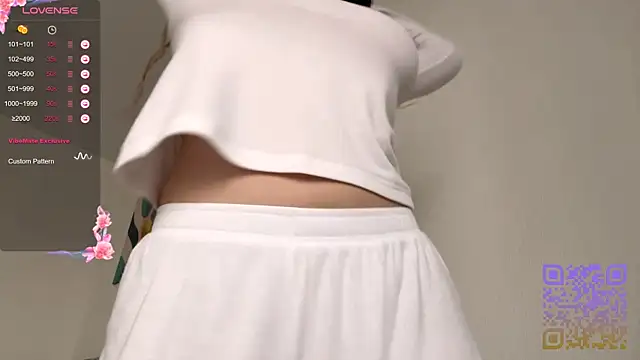 Snapshot of GilySuper chatting on 11-06-25, 07:20 GilySuper online show from 11-06-25, 07:20