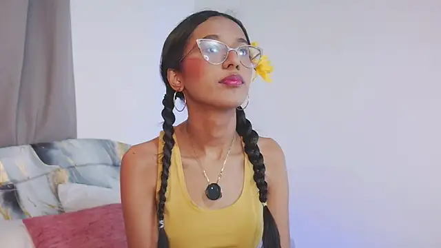 luna valen online show from 10-23-25, 01:10