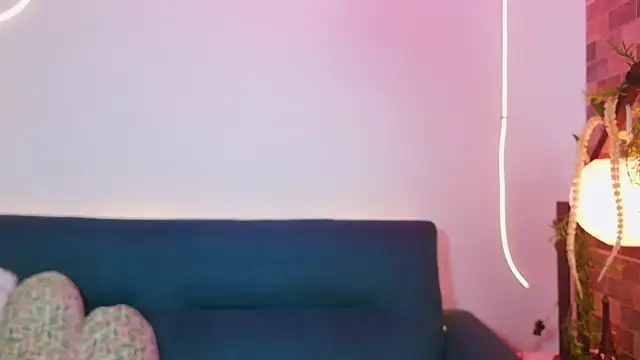 Snapshot of luna_valen chatting on 03-18-26, 03:53 luna valen online show from 03-18-26, 03:53