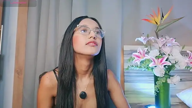 luna valen online show from 05-10-26, 04:39
