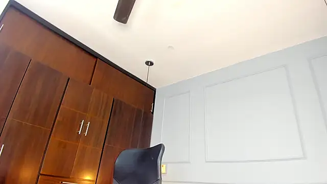 Rose monroee online show from 10-27-25, 07:51