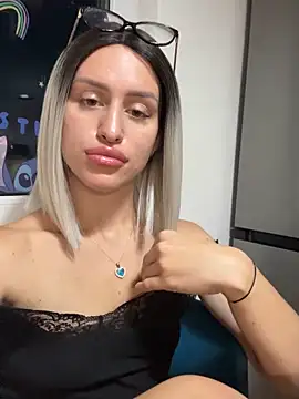 SelinaRosee online show from 10-04-25, 11:03