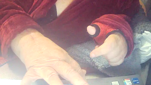 Playful MILF Demi online show from 10-29-25, 09:38