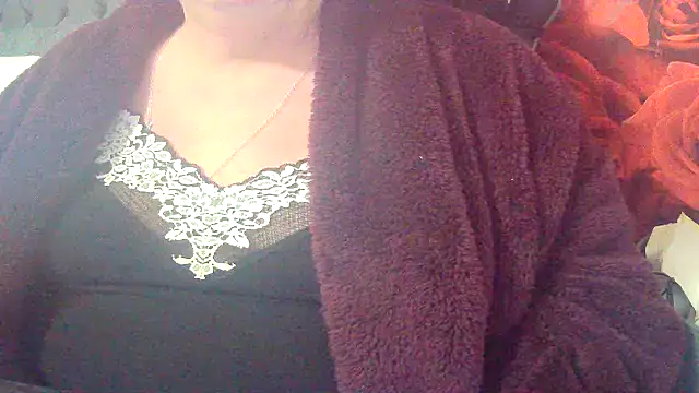 Playful MILF Demi online show from 04-08-26, 08:31
