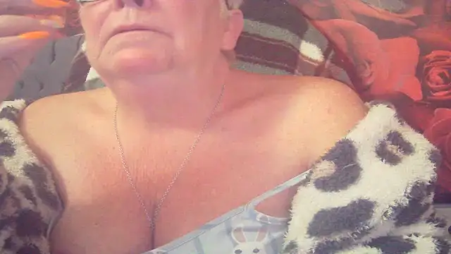 Playful MILF Demi online show from 04-30-26, 08:31