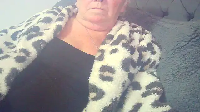 Playful MILF Demi online show from 05-08-26, 09:42