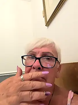 Snapshot of Playful_MILF_Demi chatting on 07-03-26, 11:00 Playful MILF Demi online show from 07-03-26, 11:00