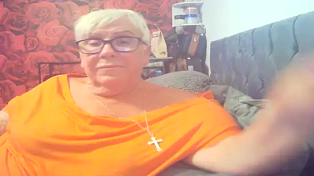 Snapshot of Playful_MILF_Demi chatting on 07-06-26, 08:44 Playful MILF Demi online show from 07-06-26, 08:44