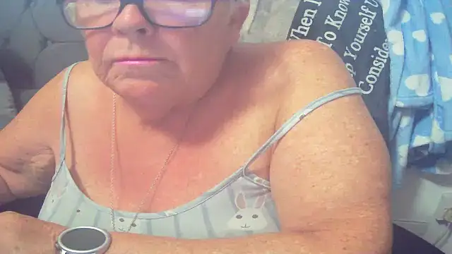 Snapshot of Playful_MILF_Demi chatting on 07-16-26, 06:03 Playful MILF Demi online show from 07-16-26, 06:03