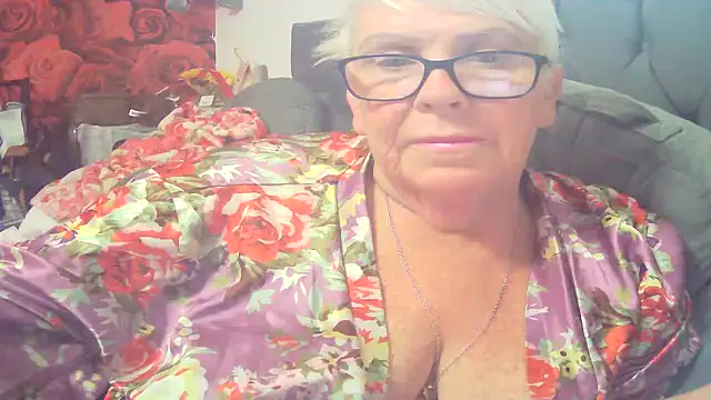 Snapshot of Playful_MILF_Demi chatting on 07-17-26, 08:10 Playful MILF Demi online show from 07-17-26, 08:10