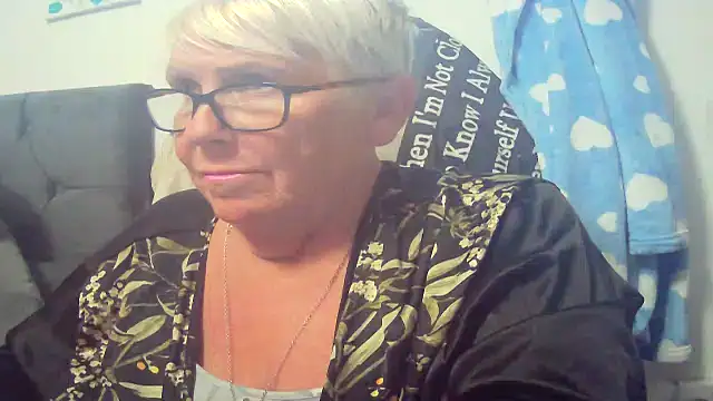 Snapshot of Playful_MILF_Demi chatting on 07-17-26, 08:35 Playful MILF Demi online show from 07-17-26, 08:35