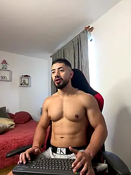 Ezzio Scolaro online show from 01-06-26, 11:58