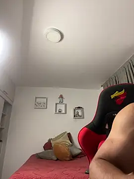 Ezzio Scolaro online show from 02-13-26, 03:02