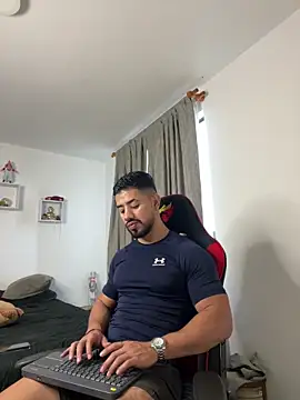 Ezzio Scolaro online show from 03-02-26, 10:05