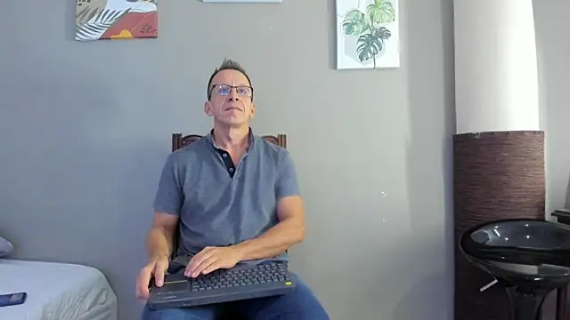  axelking  online show from 11-24-25, 11:21