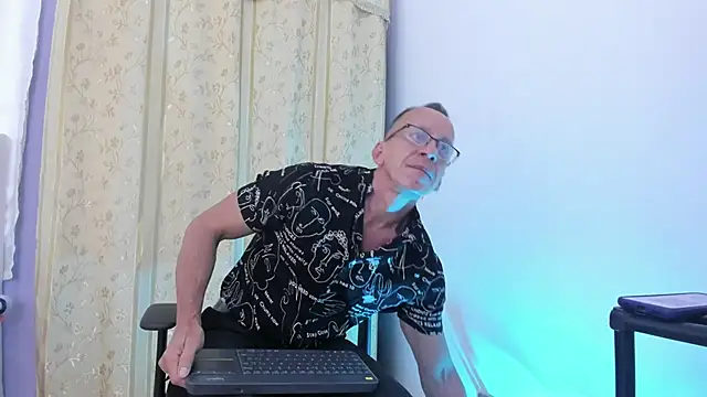  axelking  online show from 03-18-26, 11:46