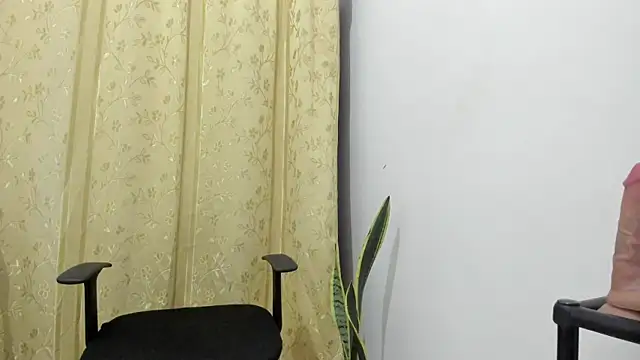  axelking  online show from 05-10-26, 02:39