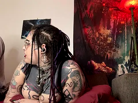 Snapshot of nyxvelon chatting on 10-18-25, 08:09 nyxvelon online show from 10-18-25, 08:09