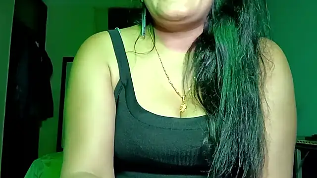 horny milf couple online show from 05-15-26, 06:37