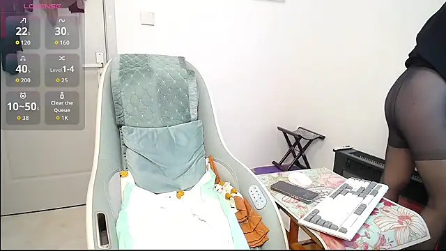 selinajuan online show from 11-29-25, 01:03