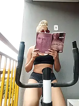 Helenoir online show from 02-12-26, 02:45