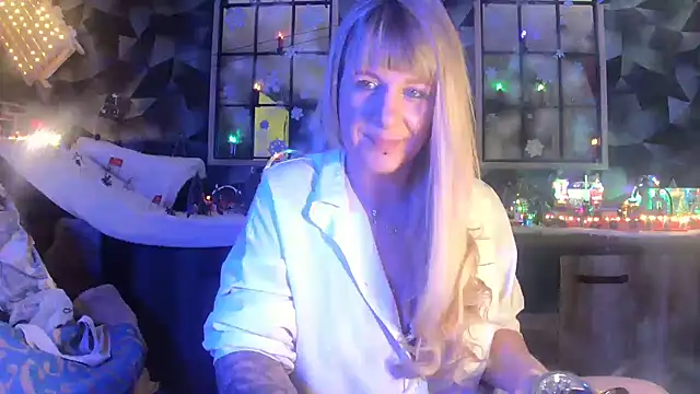 Delichieuse5 online show from 12-20-24, 08:55