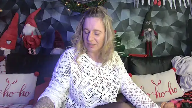 Delichieuse5 online show from 12-13-25, 08:25